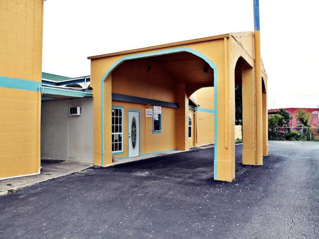 Travel Inn San Antonio Lackland Sea World Dış mekan fotoğraf